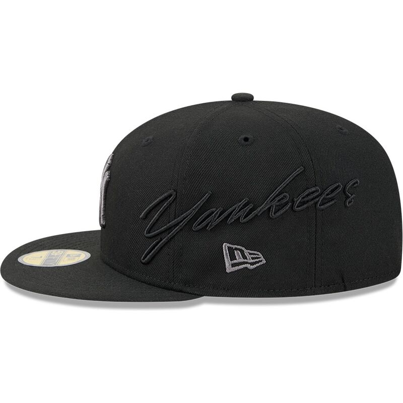 gorra-plana-negra-ajustada-con-logo-gris-59fifty-side-script-de-new-york-yankees-mlb-de-new-era