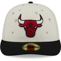 gorra-curva-beige-y-negra-ajustada-59fifty-beads-na-lifestyle-f1-de-chicago-bulls-nba-de-new-era