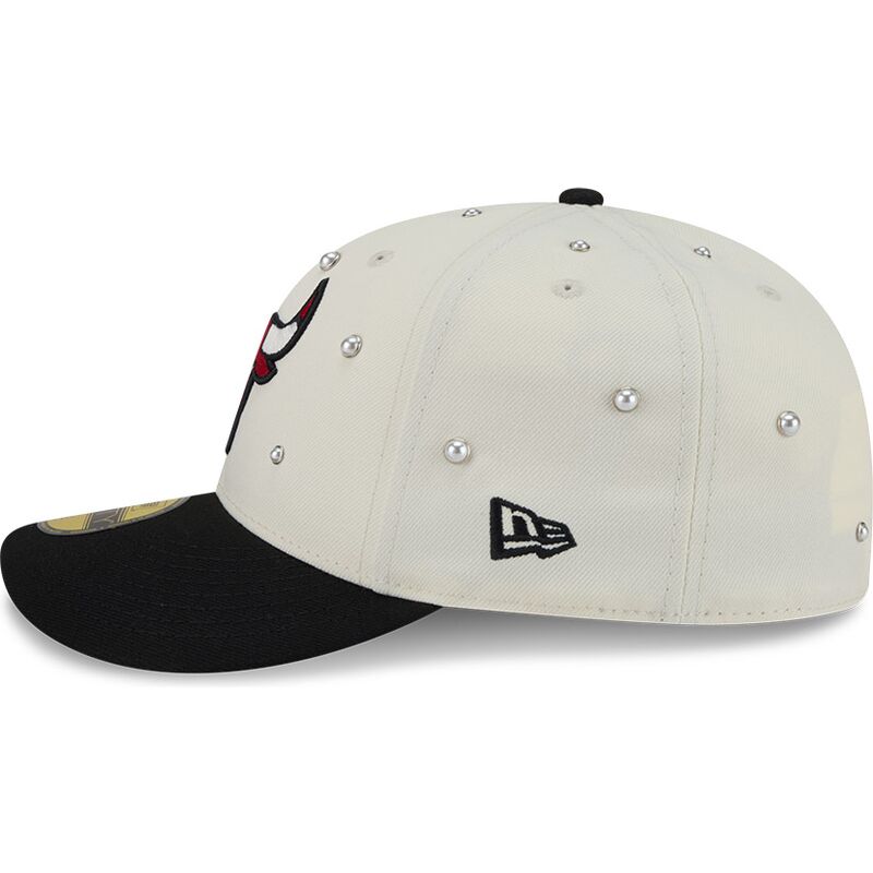 gorra-curva-beige-y-negra-ajustada-59fifty-beads-na-lifestyle-f1-de-chicago-bulls-nba-de-new-era gorra-curva-beige-y-negra-ajustada-59fifty-beads-na-lifestyle-f1-de-chicago-bulls-nba-de-new-era