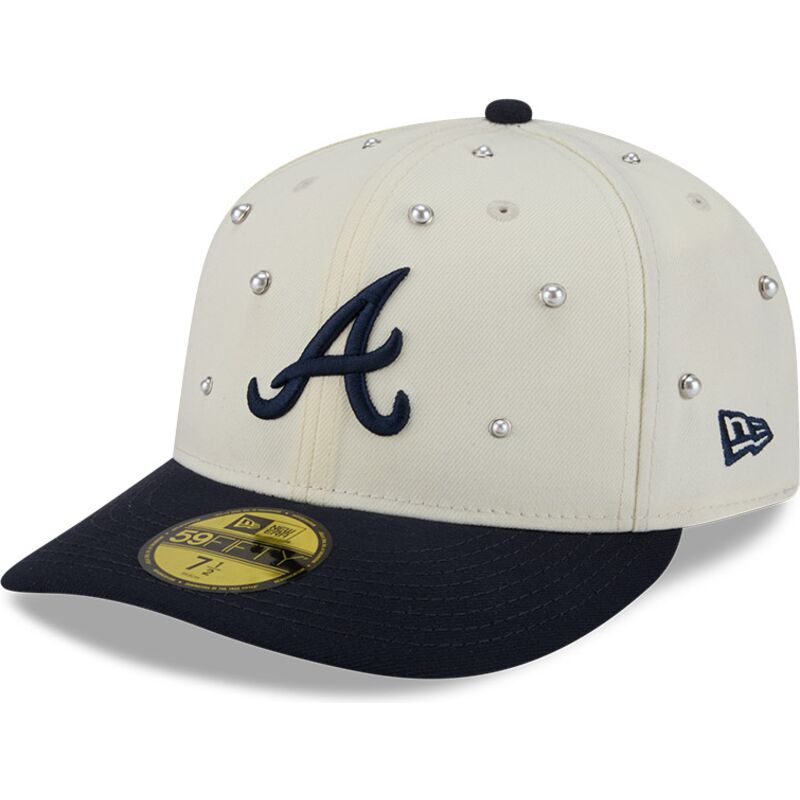 gorra-curva-beige-y-azul-marino-ajustada-59fifty-beads-na-lifestyle-f1-de-atlanta-braves-mlb-de-new-era gorra-curva-beige-y-azul-marino-ajustada-59fifty-beads-na-lifestyle-f1-de-atlanta-braves-mlb-de-new-era