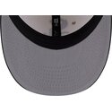 gorra-curva-beige-y-negra-ajustada-59fifty-beads-na-lifestyle-f1-de-chicago-white-sox-mlb-de-new-era