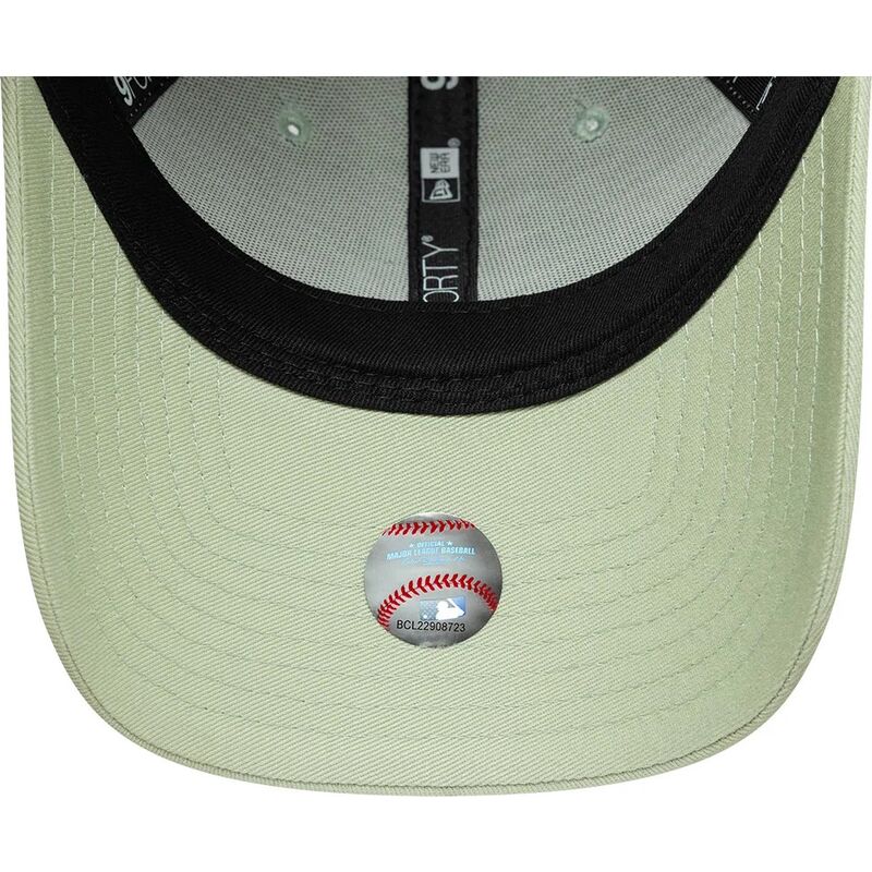 gorra-curva-verde-ajustable-para-mujer-con-logo-verde-9forty-league-essential-de-los-angeles-dodgers-mlb-de-new-era