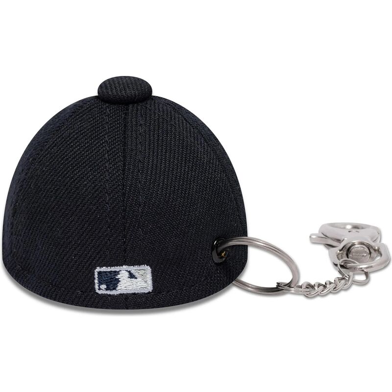 llavero-azul-marino-mini-cap-keychain-de-new-york-yankees-mlb-de-new-era llavero-azul-marino-mini-cap-keychain-de-new-york-yankees-mlb-de-new-era