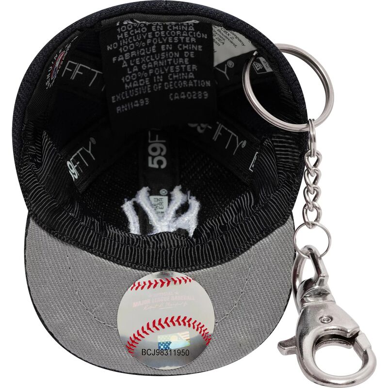 llavero-azul-marino-mini-cap-keychain-de-new-york-yankees-mlb-de-new-era llavero-azul-marino-mini-cap-keychain-de-new-york-yankees-mlb-de-new-era