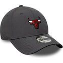 gorra-curva-gris-ajustable-9forty-recycled-de-chicago-bulls-nba-de-new-era