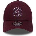 gorra-curva-granate-roja-ajustable-con-logo-granate-9forty-team-outline-de-new-york-yankees-mlb-de-new-era