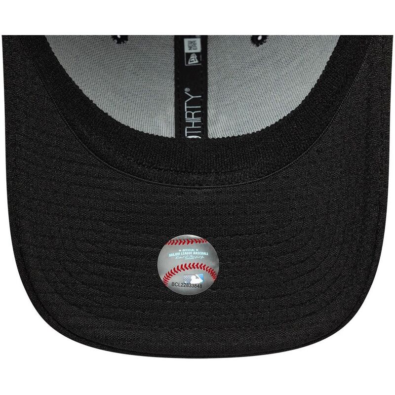 new-era-curved-brim-39thirty-stretch-mesh-new-york-yankees-mlb-black-fitted-cap