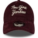 gorra-curva-granate-ajustable-9twenty-a-frame-cord-script-de-new-york-yankees-mlb-de-new-era
