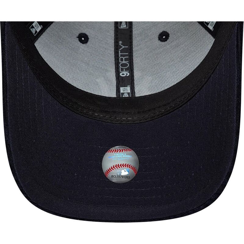 gorra-curva-azul-marino-snapback-9forty-m-crown-cord-visor-de-new-york-yankees-mlb-de-new-era gorra-curva-azul-marino-snapback-9forty-m-crown-cord-visor-de-new-york-yankees-mlb-de-new-era
