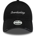 gorra-curva-negra-ajustable-para-mujer-9twenty-slogan-overthinking-de-new-era