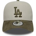 gorra-curva-verde-y-beige-snapback-con-logo-verde-e-frame-suede-visor-de-los-angeles-dodgers-mlb-de-new-era