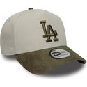 gorra-curva-verde-y-beige-snapback-con-logo-verde-e-frame-suede-visor-de-los-angeles-dodgers-mlb-de-new-era