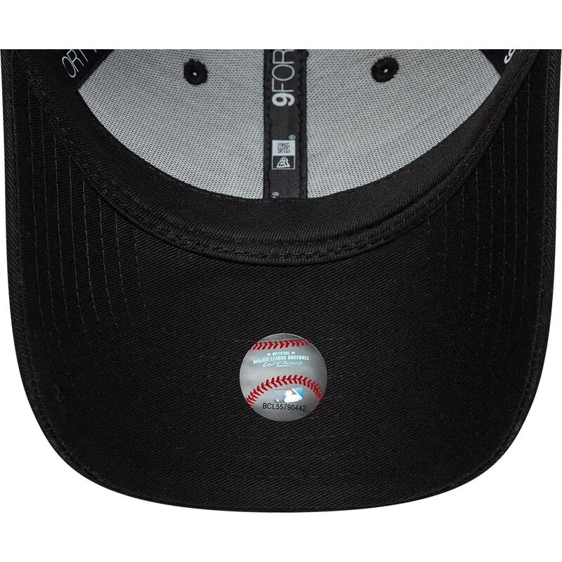 gorra-curva-negra-ajustable-para-mujer-con-logo-beige-9forty-infill-de-new-york-yankees-mlb-de-new-era