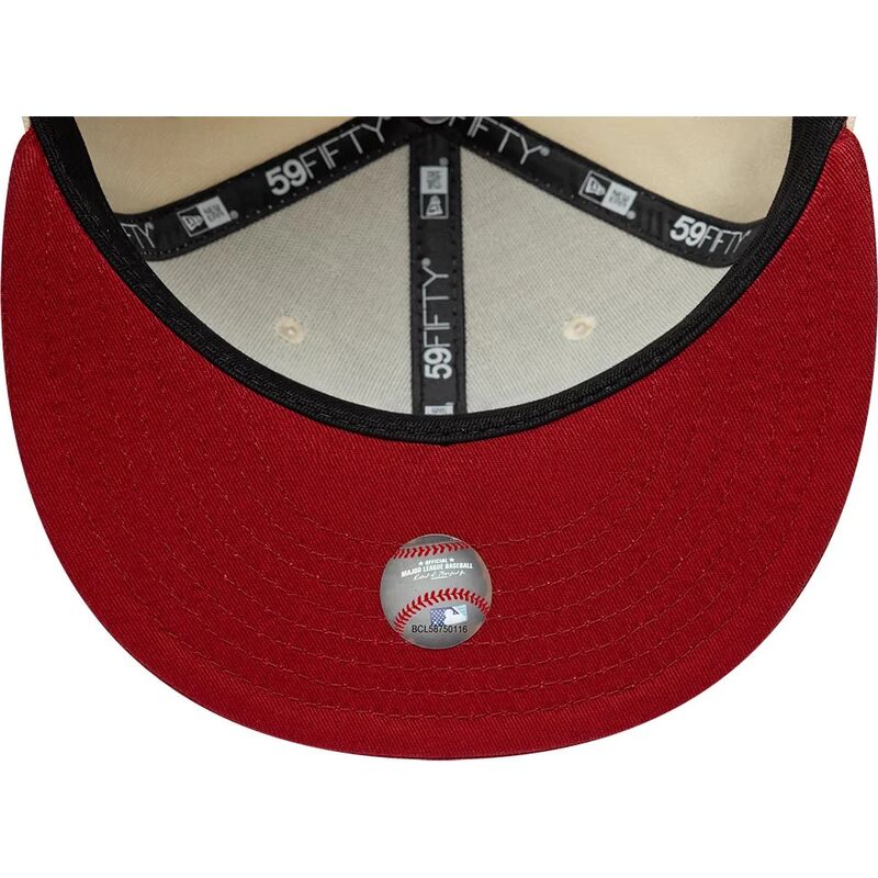 gorra-plana-beige-y-roja-ajustada-con-logo-rojo-59fifty-league-essential-de-new-york-yankees-mlb-de-new-era