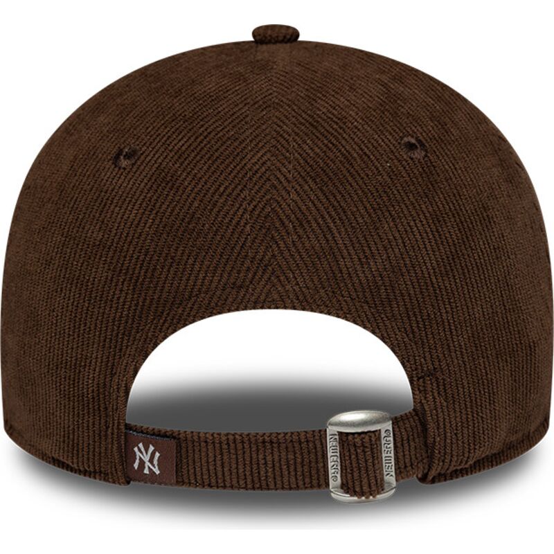 gorra-curva-marron-ajustable-para-mujer-9twenty-cord-script-de-new-york-yankees-mlb-de-new-era