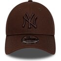 gorra-curva-marron-oscuro-ajustable-con-logo-marron-9forty-league-essential-de-new-york-yankees-mlb-de-new-era