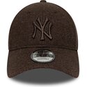 gorra-curva-marron-snapback-con-logo-marron-9forty-winter-de-new-york-yankees-mlb-de-new-era