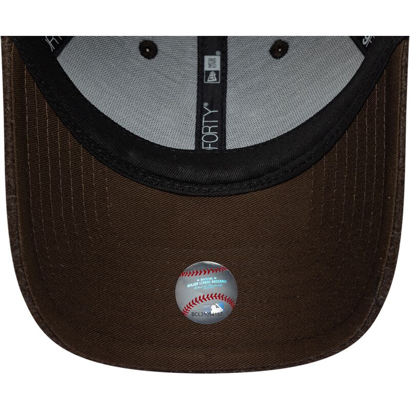 new-era-curved-brim-brown-logo-9forty-winter-new-york-yankees-mlb-brown-snapback-cap