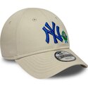 gorra-curva-beige-ajustable-con-logo-azul-9forty-monster-icon-de-new-york-yankees-mlb-de-new-era
