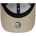 gorra-curva-beige-ajustable-con-logo-azul-9forty-monster-icon-de-new-york-yankees-mlb-de-new-era