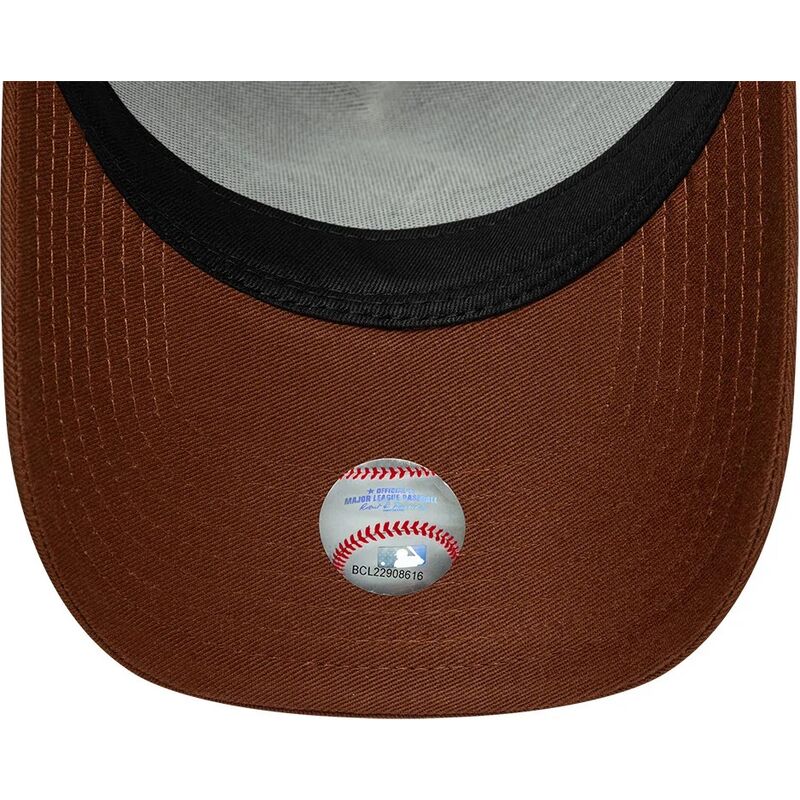 gorra-trucker-marron-con-logo-marron-e-frame-outline-de-new-york-yankees-mlb-de-new-era