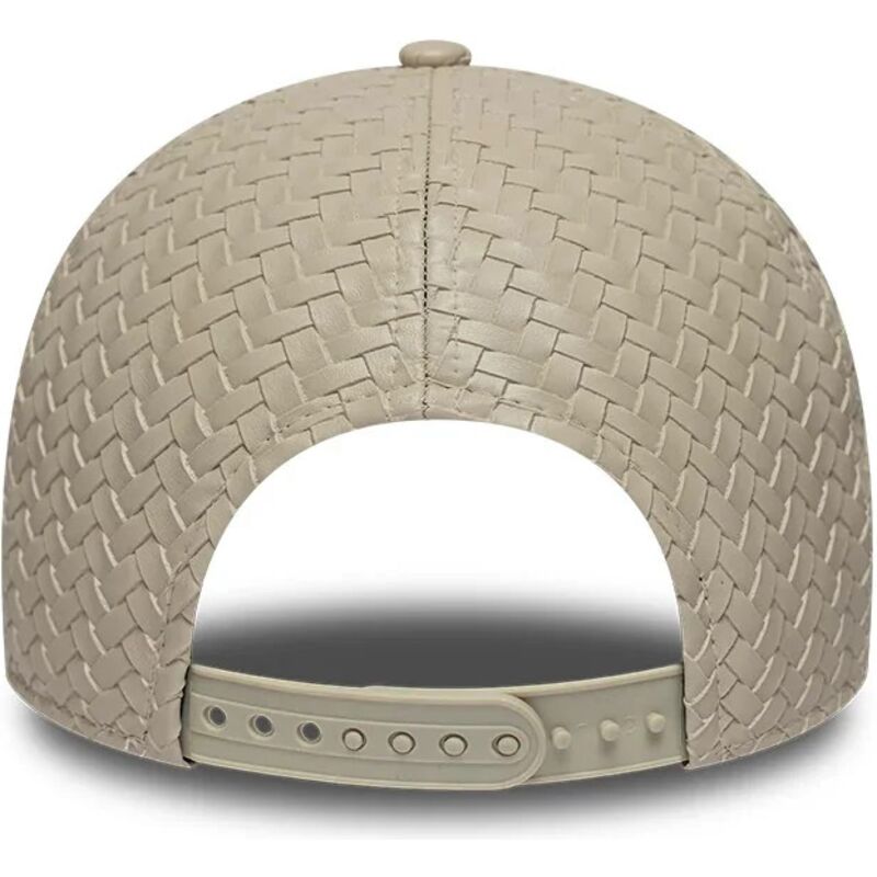 gorra-curva-beige-ajustable-con-logo-beige-9forty-pu-weave-de-new-york-yankees-mlb-de-new-era
