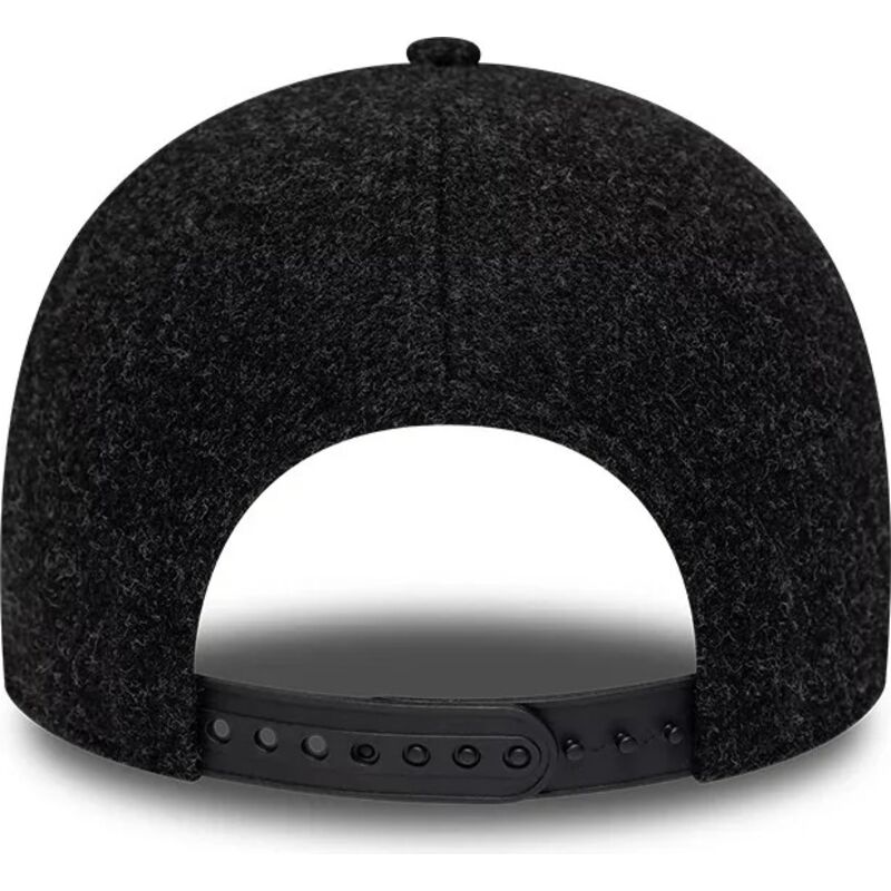 gorra-curva-negra-ajustable-con-logo-negro-9forty-winter-de-new-york-yankees-mlb-de-new-era