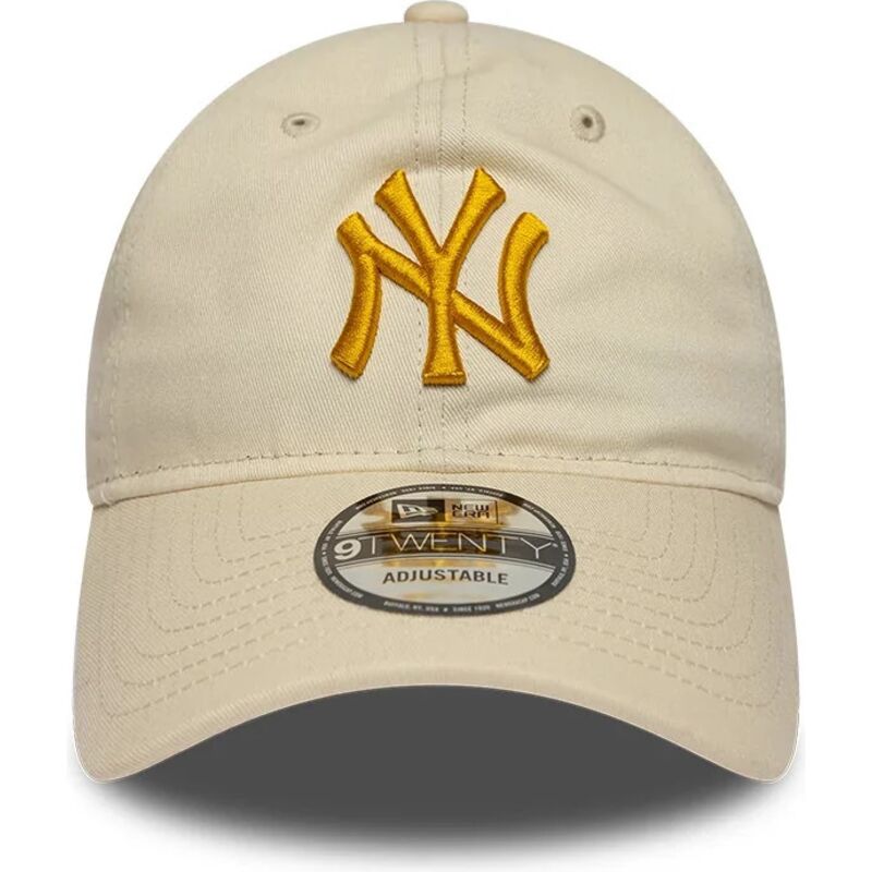 gorra-curva-beige-ajustable-con-logo-dorado-9twenty-league-essential-de-new-york-yankees-mlb-de-new-era
