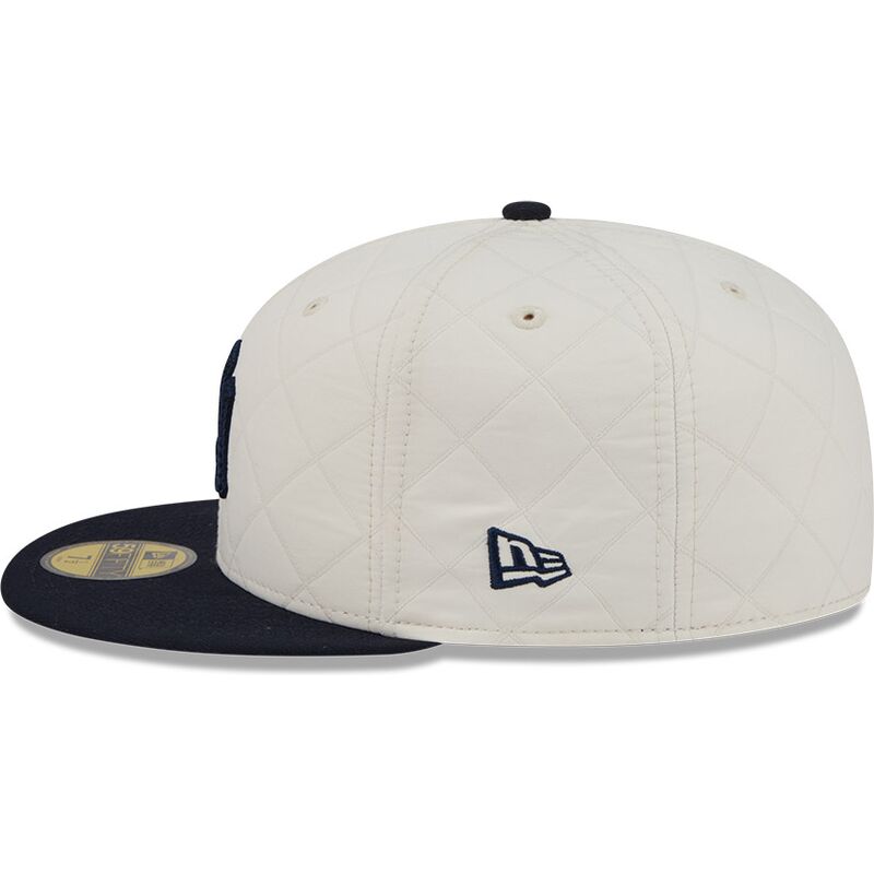 gorra-plana-blanca-y-azul-marino-ajustada-59fifty-checkered-de-new-york-yankees-mlb-de-new-era gorra-plana-blanca-y-azul-marino-ajustada-59fifty-checkered-de-new-york-yankees-mlb-de-new-era