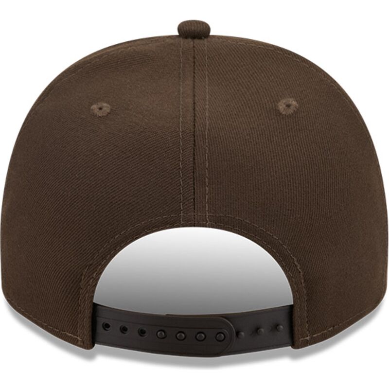 gorra-curva-marron-snapback-9fifty-a-frame-precurved-visor-pin-de-new-york-yankees-mlb-de-new-era gorra-curva-marron-snapback-9fifty-a-frame-precurved-visor-pin-de-new-york-yankees-mlb-de-new-era