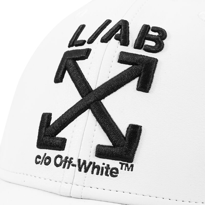gorra-curva-blanca-ajustable-clamp-arrows-pu-leather-de-l-ab-c-o-off-white