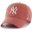 czapka-z-wygietym-daszkiem-czerwona-z-logo-czolowy-duzy-mlb-new-york-yankees-47-brand