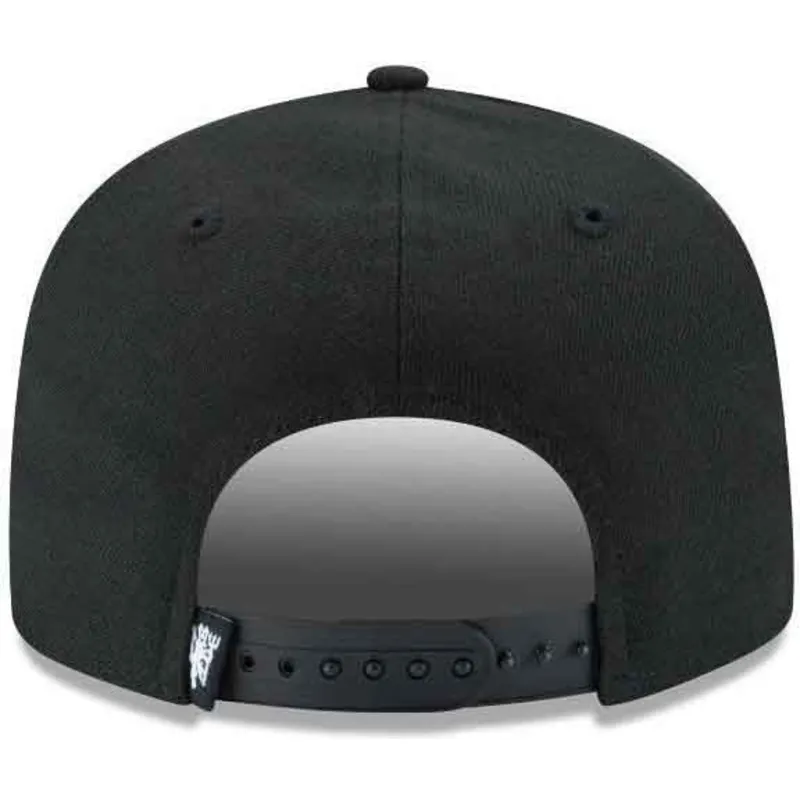 petten-plat-zwart-snapback-9fifty-black-on-black-van-manchester-united-football-club-premier-league-van-new-era